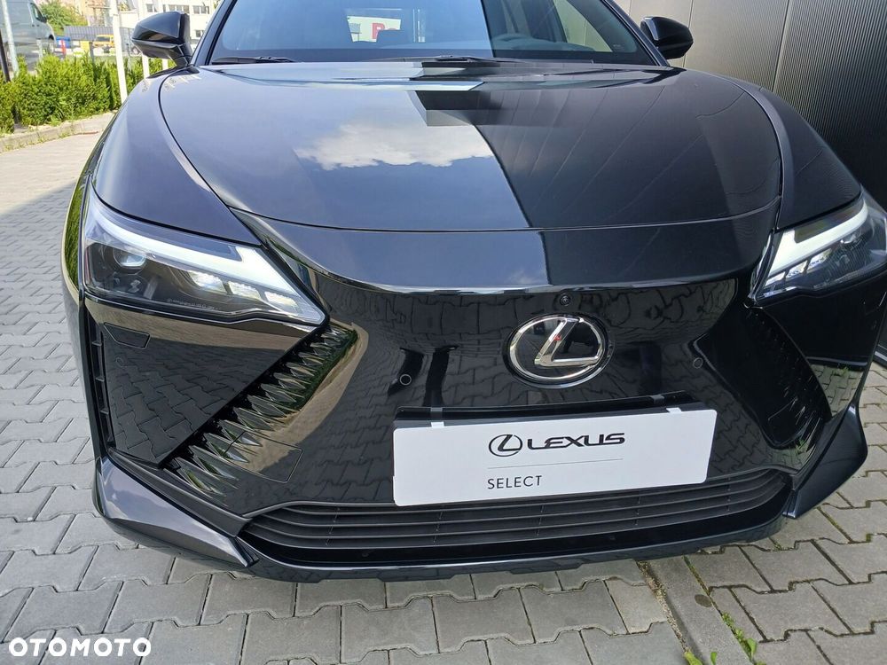 Lexus RZ - 34
