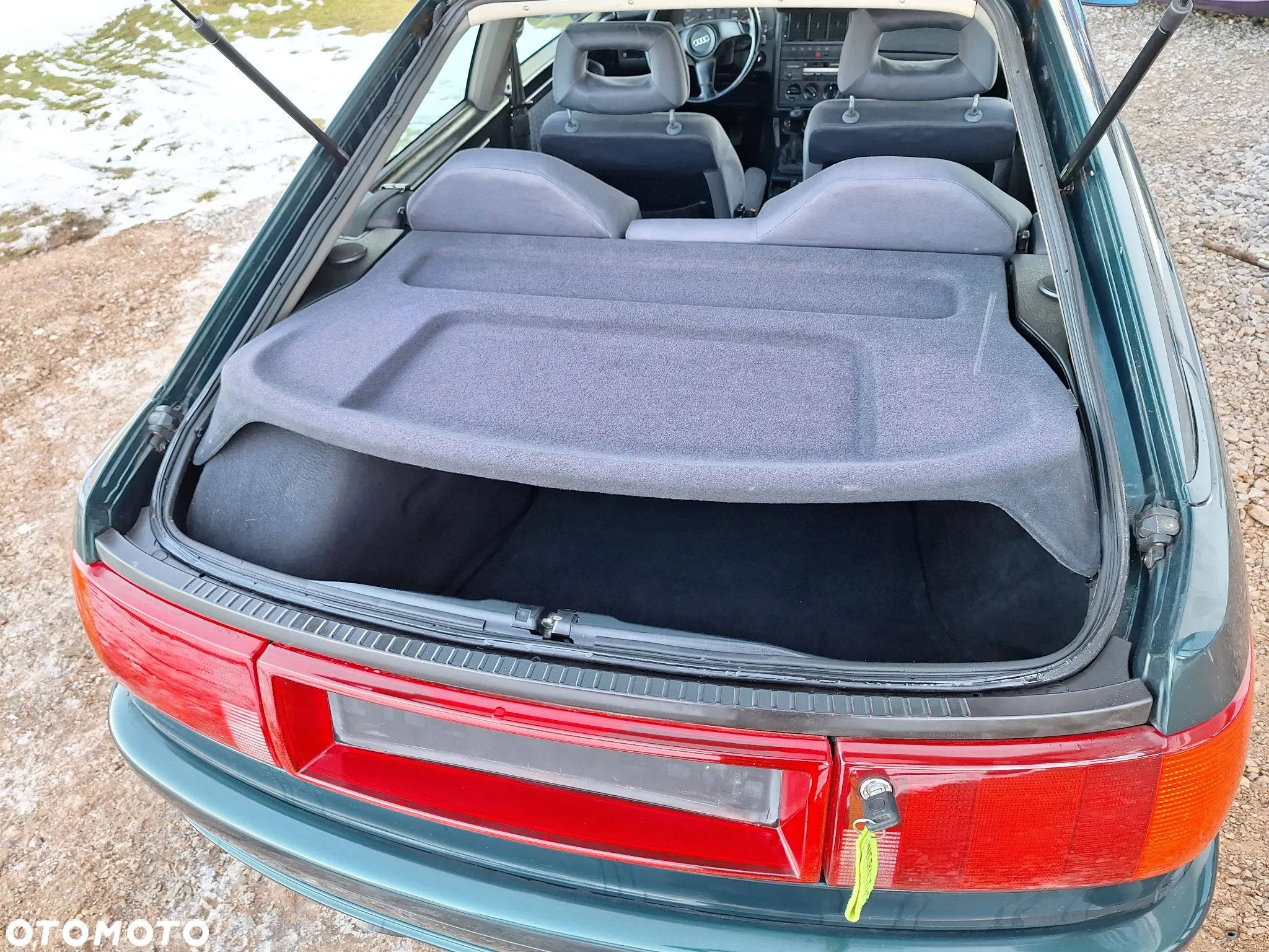 Audi Coupe 2.0 - 16