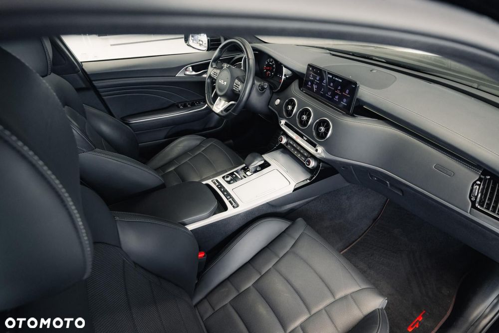 Kia Stinger 3.3 T-GDI V6 GT AWD - 17