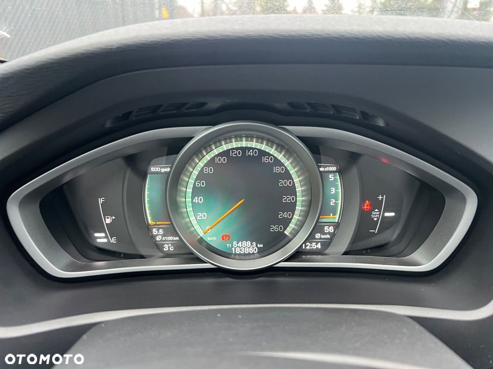 Volvo V40 D3 Momentum - 22