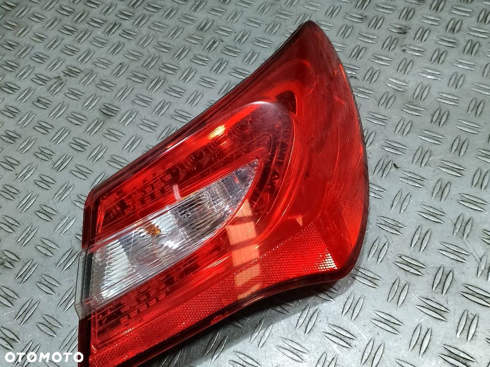 LAMPA TYLNA PRAWA CHRYSLER 200 (JS) 05182524AE SEDAN - 8