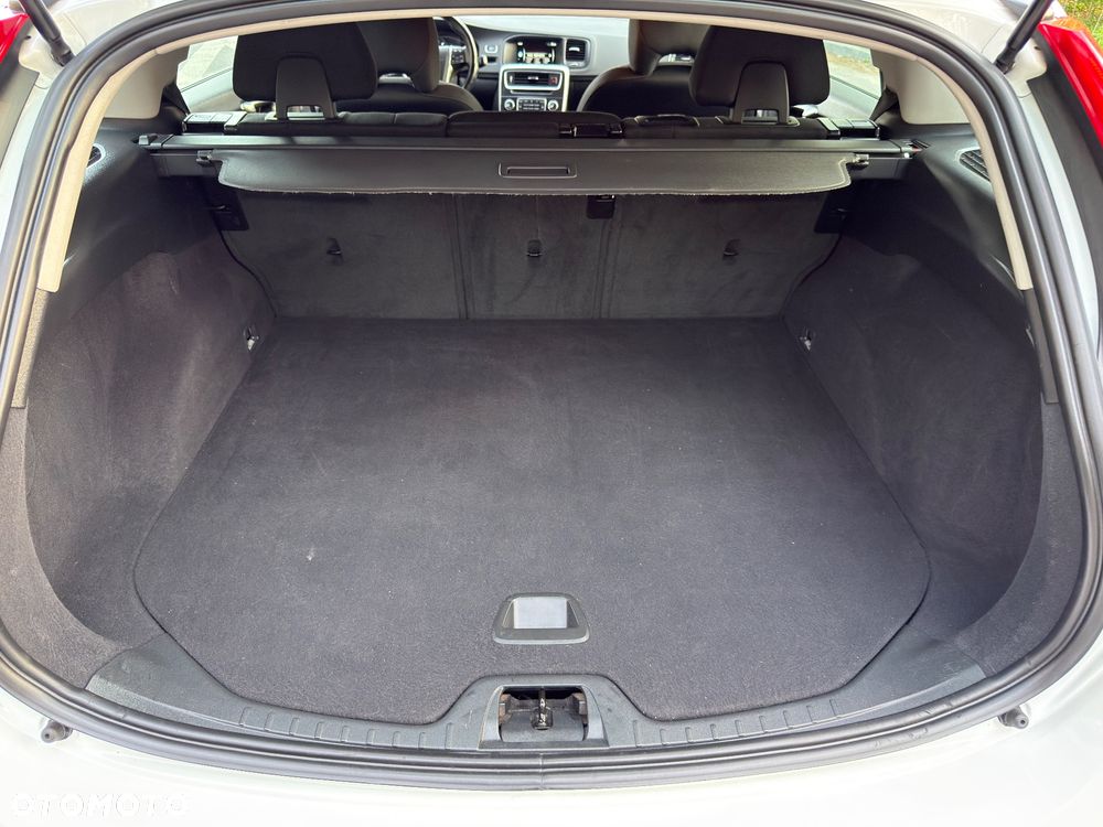 Volvo V60 D3 Drive-E Kinetic - 24