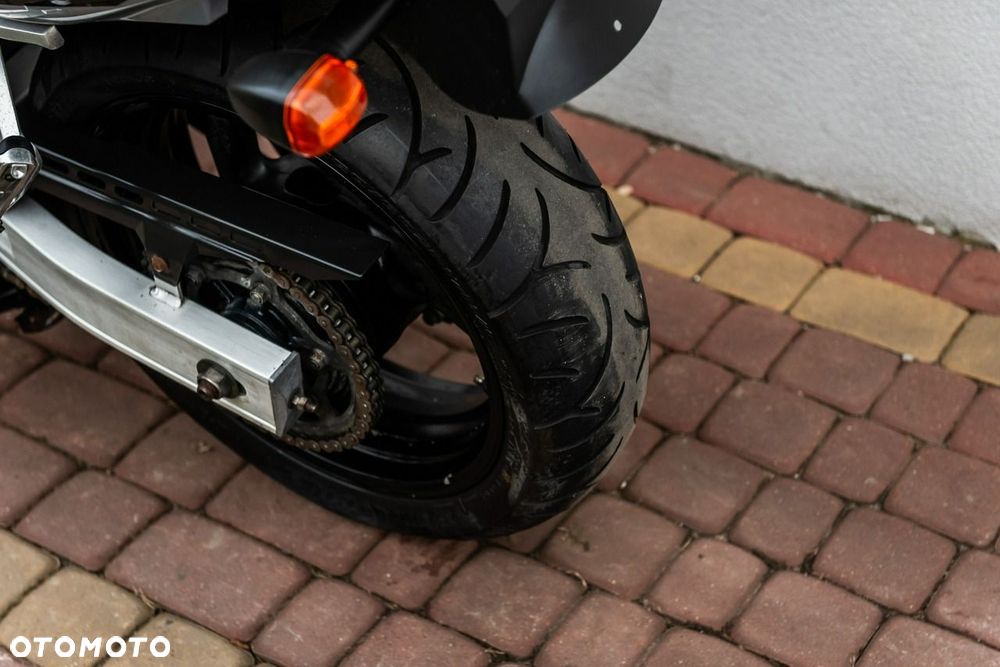 Yamaha FZS - 8