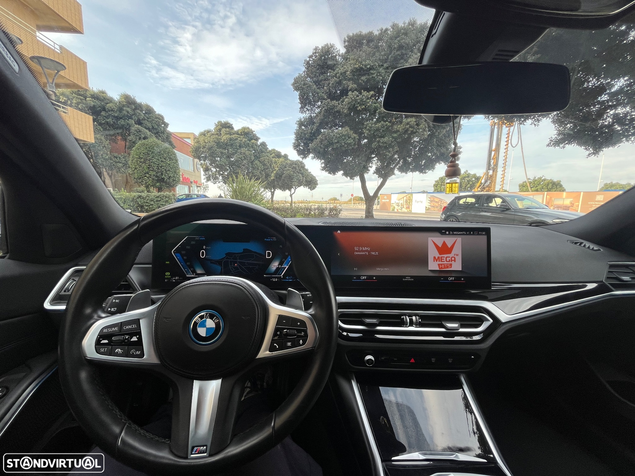 BMW 330 e Touring Pack Desportivo M Auto - 33
