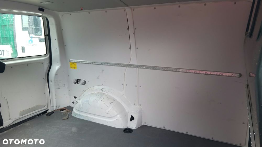 Volkswagen TRANSPORTER T6.1 - 18