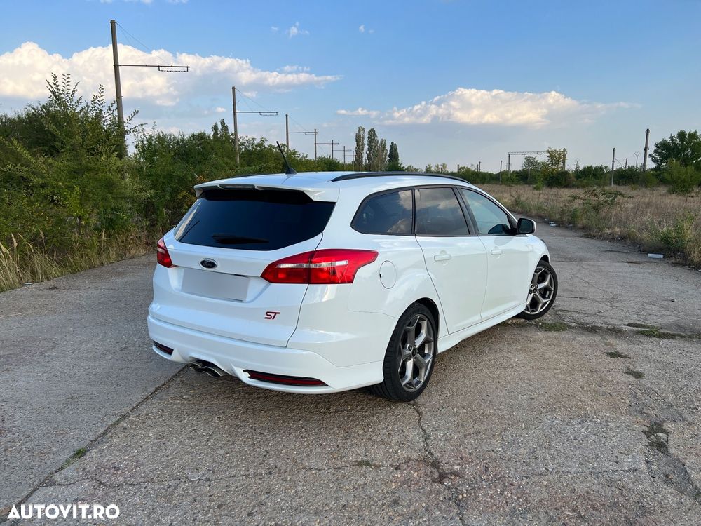 Ford Focus ST - 3