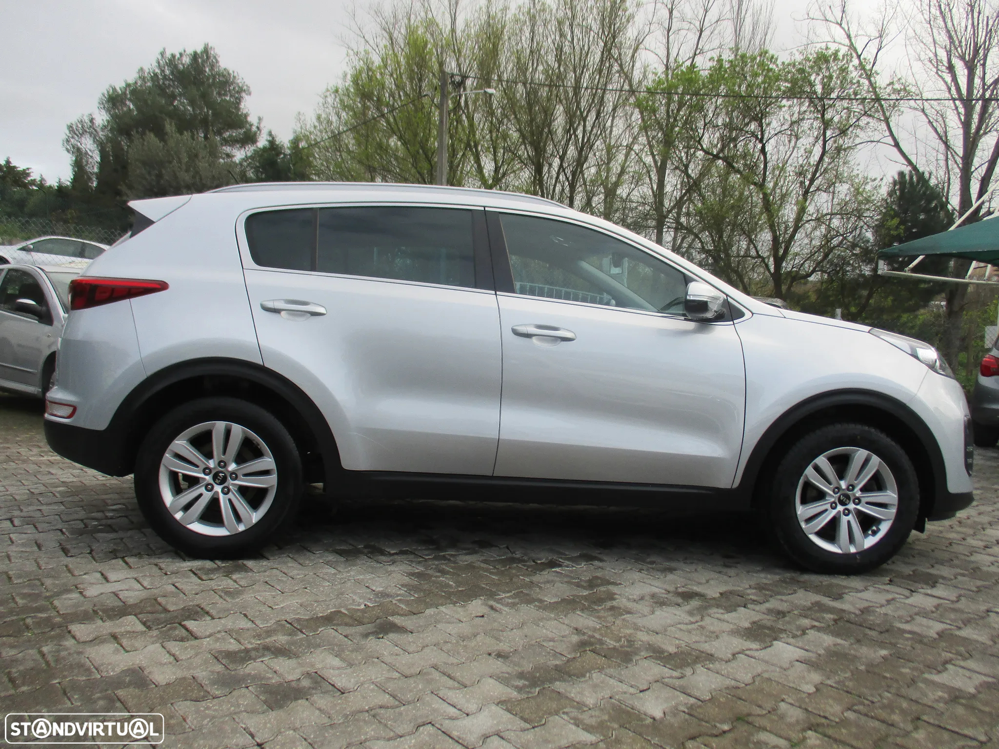 Kia Sportage 1.7 CRDi ISG LX - 8