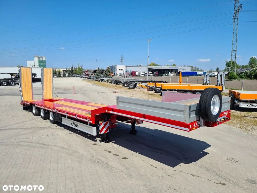 Fliegl Niskopodwoziowa 3 osiowa z najazdami - 2