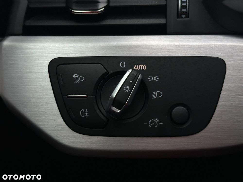Audi A4 Limousine 35 TFSI mHEV S Line S tronic - 16