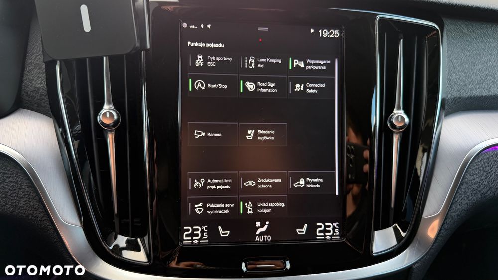 Volvo V60 D4 AWD Momentum Pro - 23
