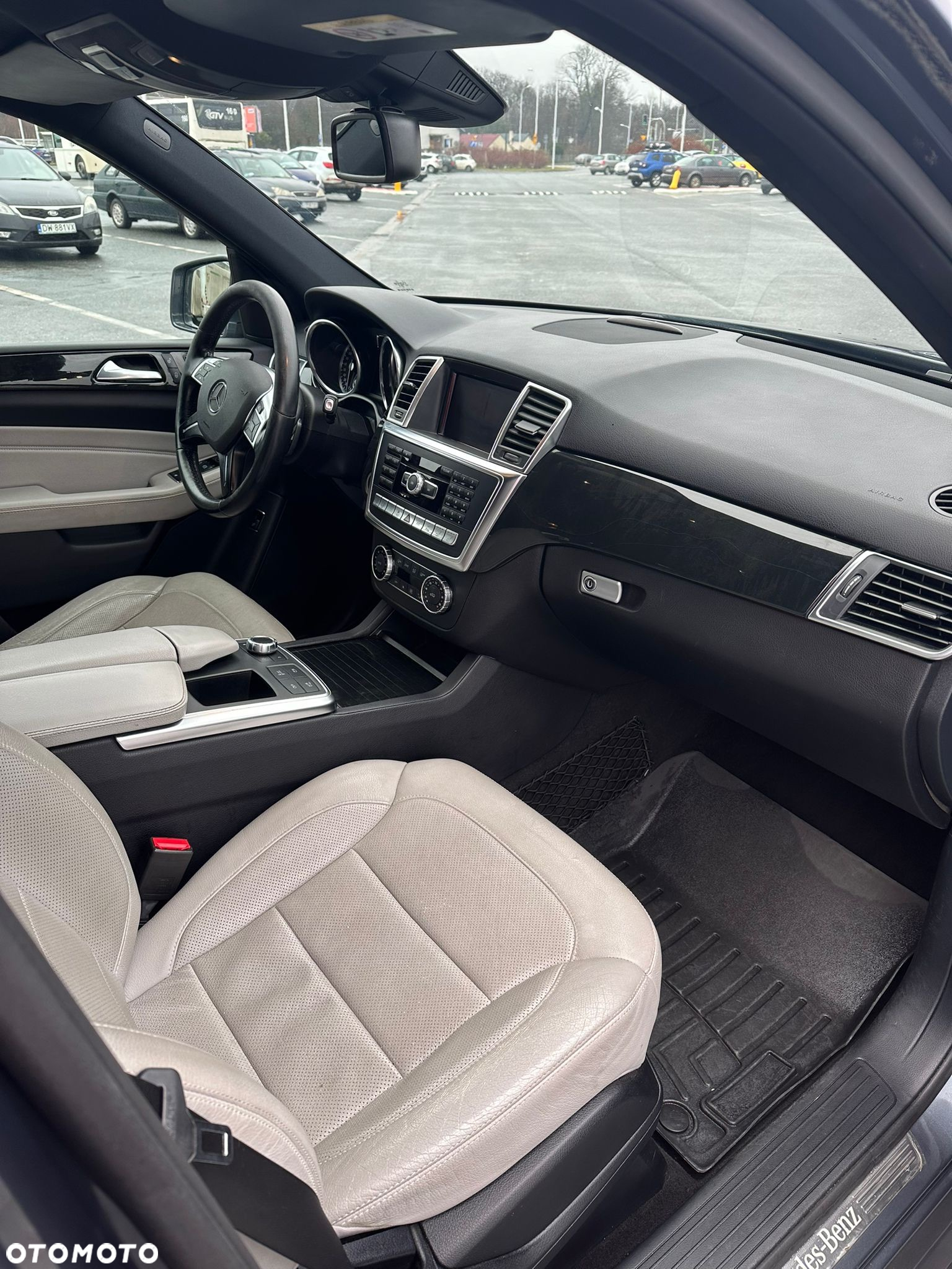 Mercedes-Benz ML 350 BlueTec 4-Matic - 11