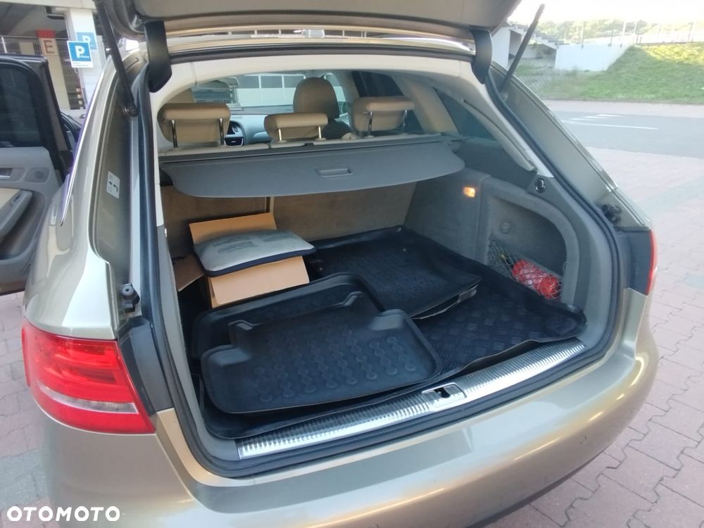 Audi A4 Avant 2.0 TDI DPF multitronic S line Sportpaket - 12