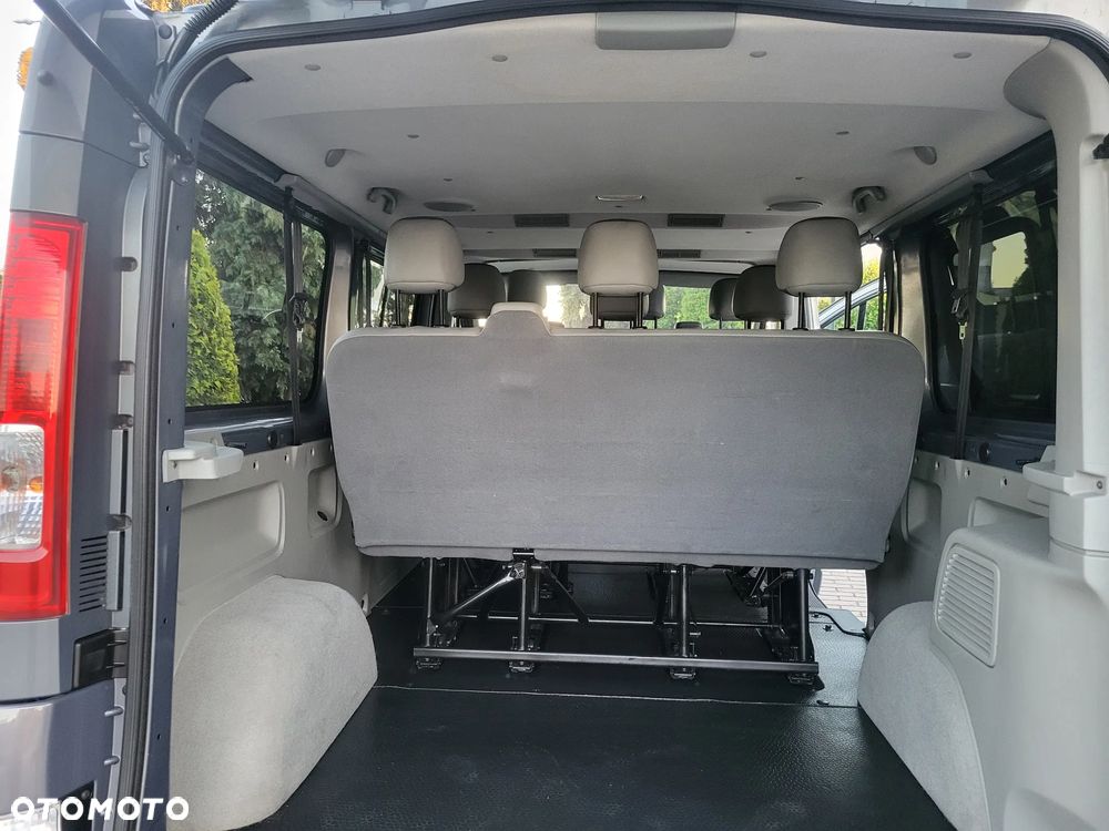 Opel Vivaro - 11
