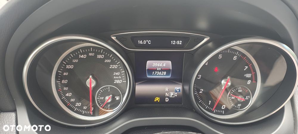 Mercedes-Benz CLA 220 4-Matic - 11