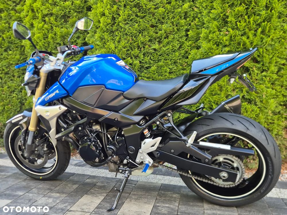 Suzuki GSR - 5
