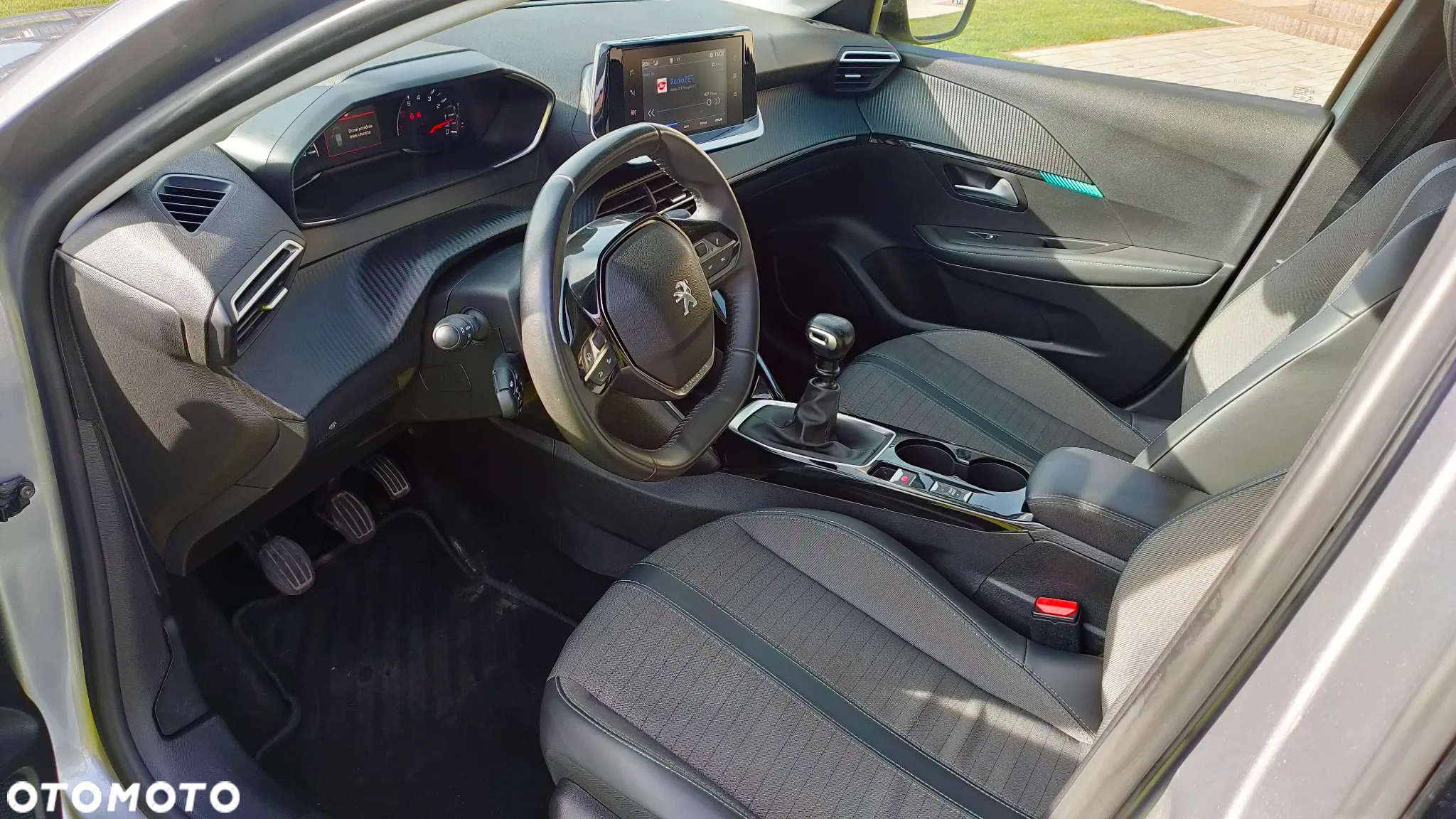 Peugeot 208 PureTech 100 Allure - 17