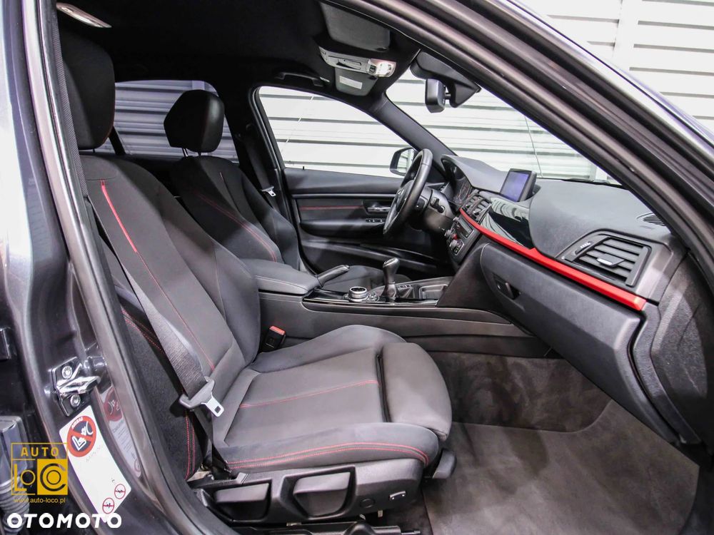 BMW Seria 3 320i M Sport - 10
