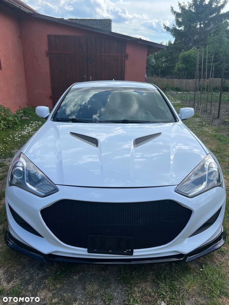 Hyundai Genesis Coupe - 10
