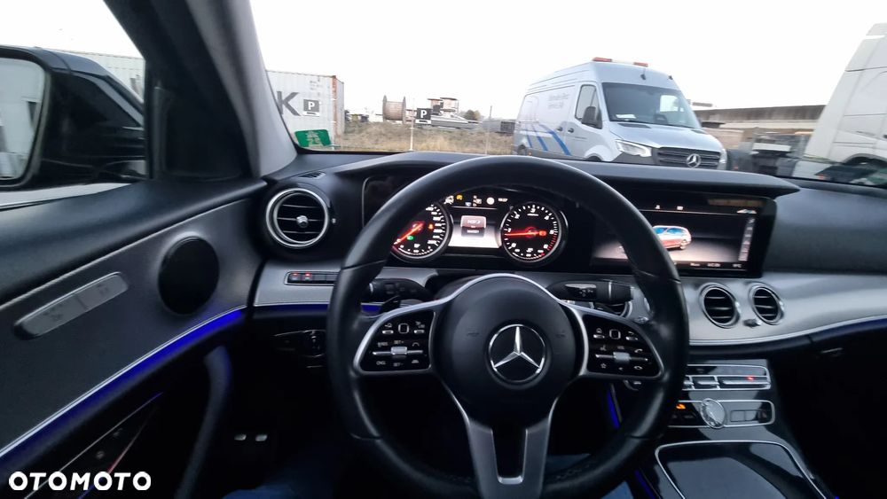 Mercedes-Benz Klasa E 220 d Avantgarde - 12