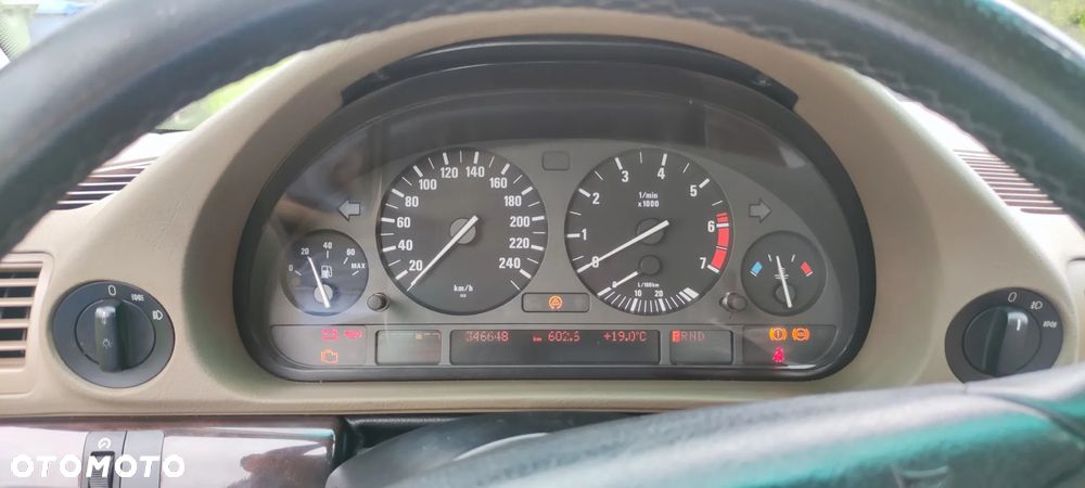 BMW Seria 7 740i - 7