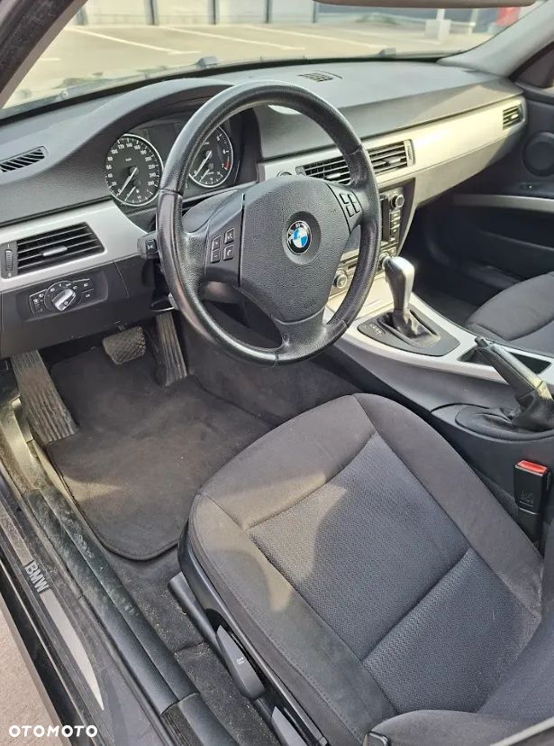 BMW Seria 3 318i - 13