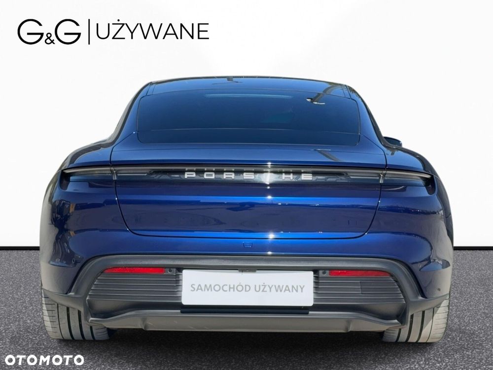 Porsche Taycan - 12