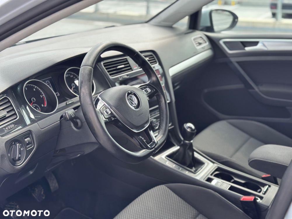 Volkswagen Golf Variant - 11