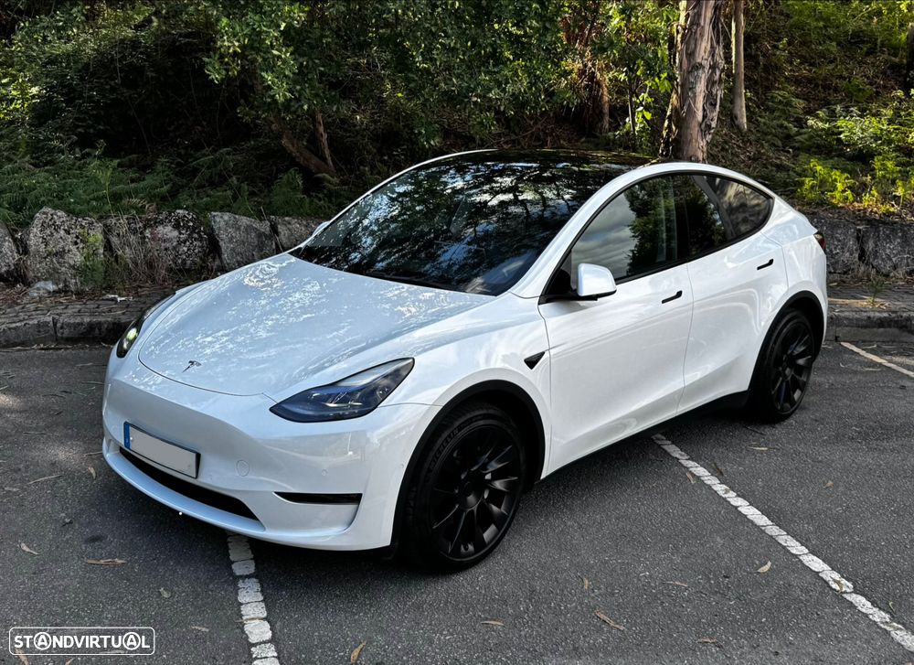 Tesla Model Y - 1