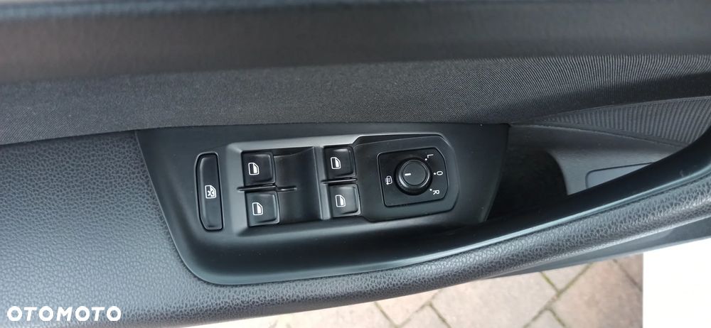 Volkswagen Passat - 29