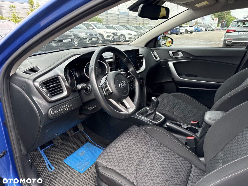 Kia Ceed - 16