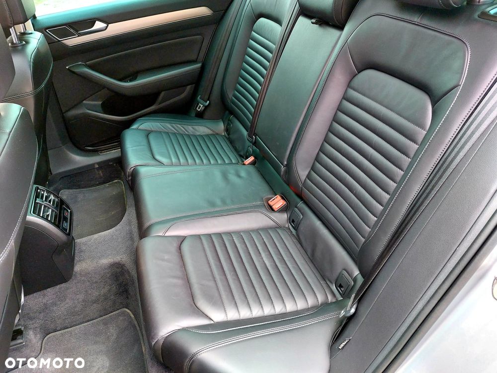 Volkswagen Passat 2.0 TDI SCR DSG Elegance - 8