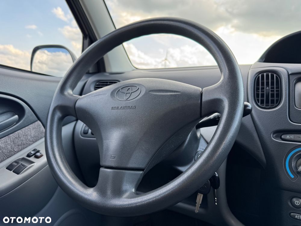 Toyota Yaris Verso 1.3 Sol - 35