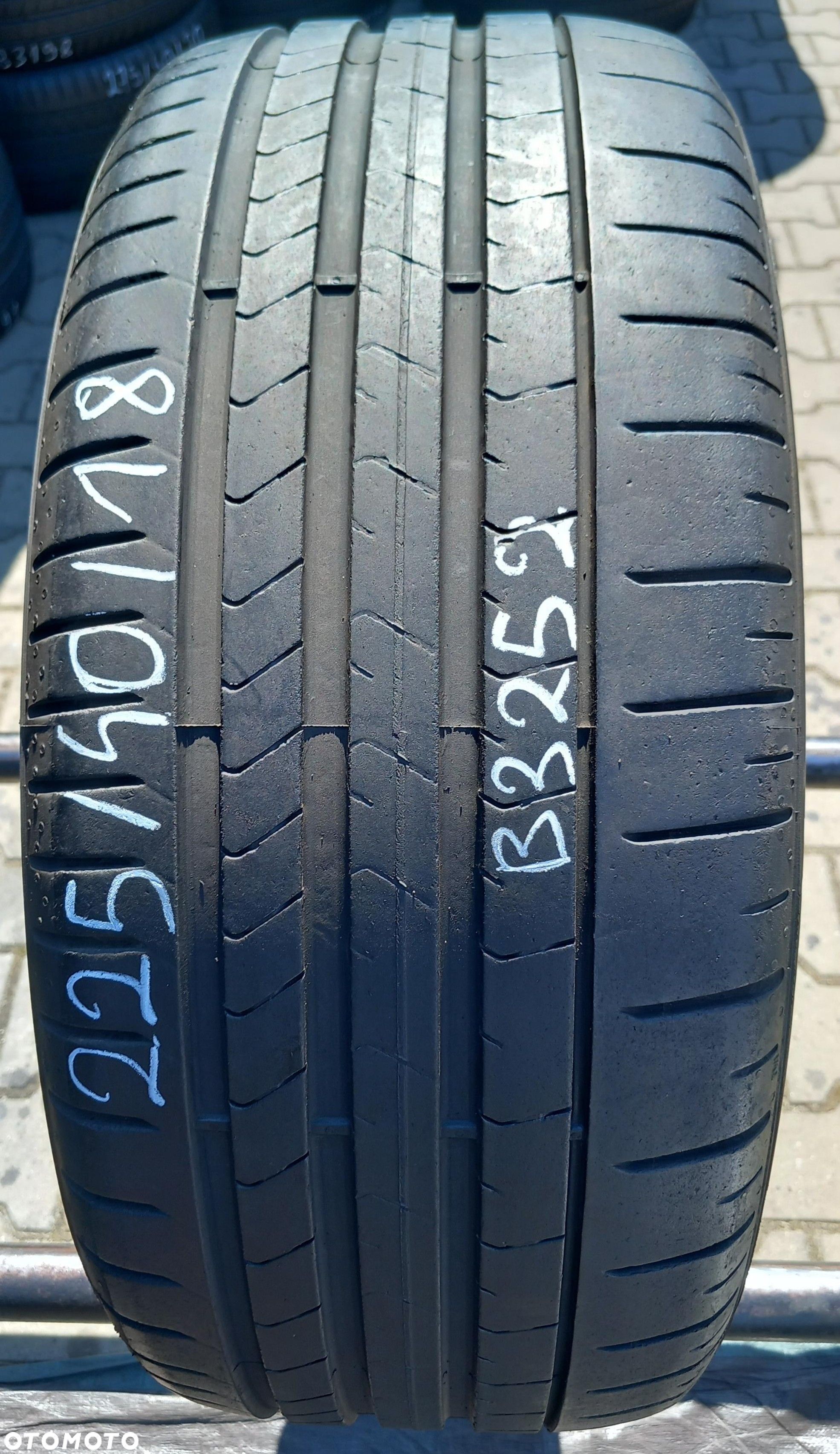 225/40/18 Pirelli P Zero PZ4 AO 92Y - 1