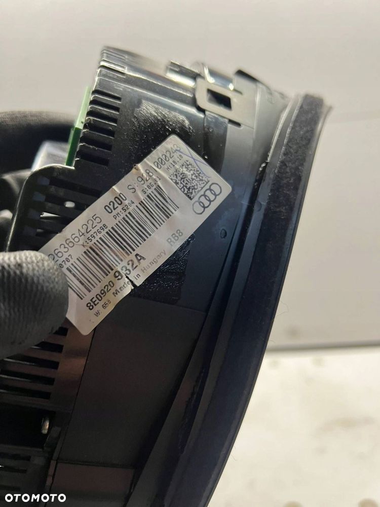 8E0 920 932 A Licznik 2.0 TFSI Audi A4 S4 B7 8E 8H - 5