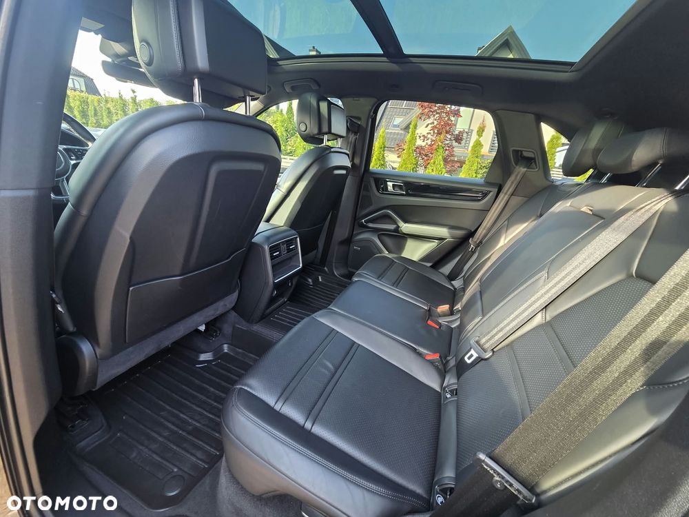 Porsche Cayenne - 13