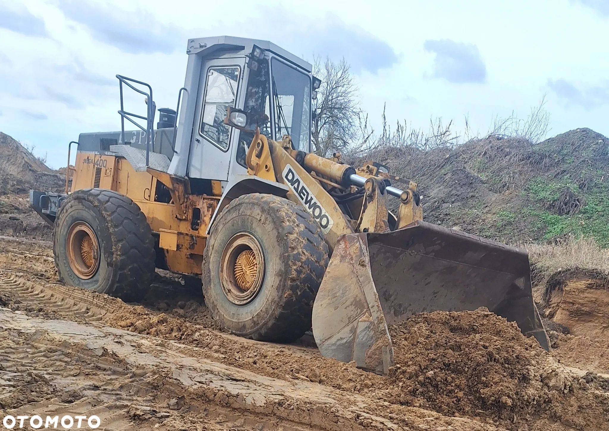 Daewoo Mega 400 - 1
