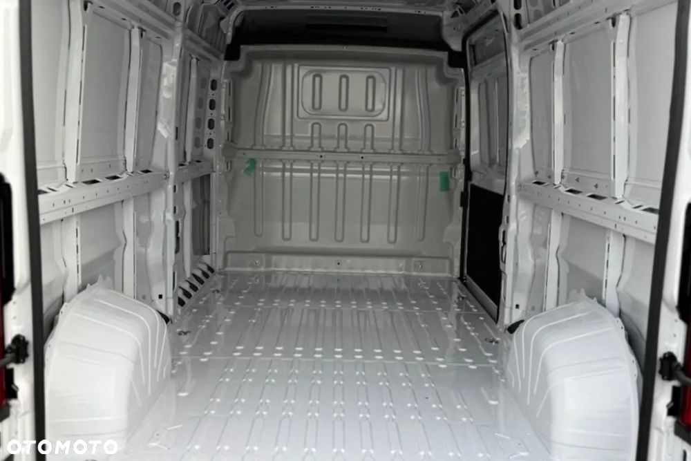 Opel Movano Furgon L2H2 - 7