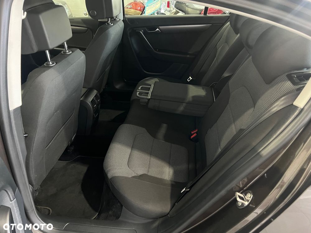 Volkswagen Passat 1.6 TDI (BlueMotion Technology) Comfortline - 19