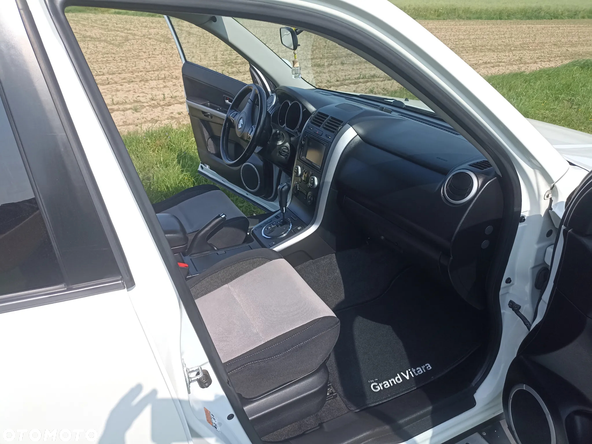 Suzuki Grand Vitara 2.4 Premium EU5 - 9