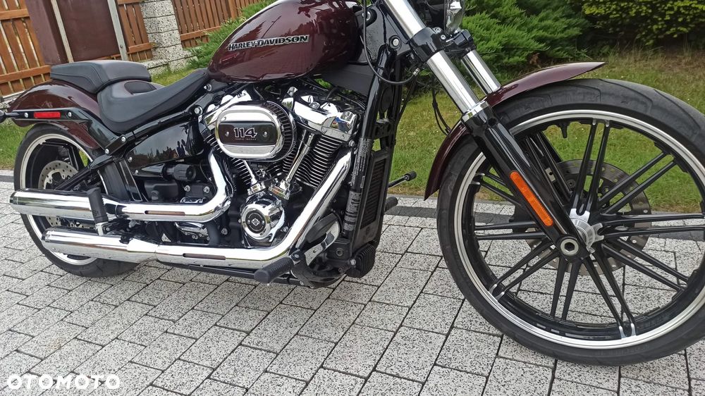 Harley-Davidson Softail Breakout - 17