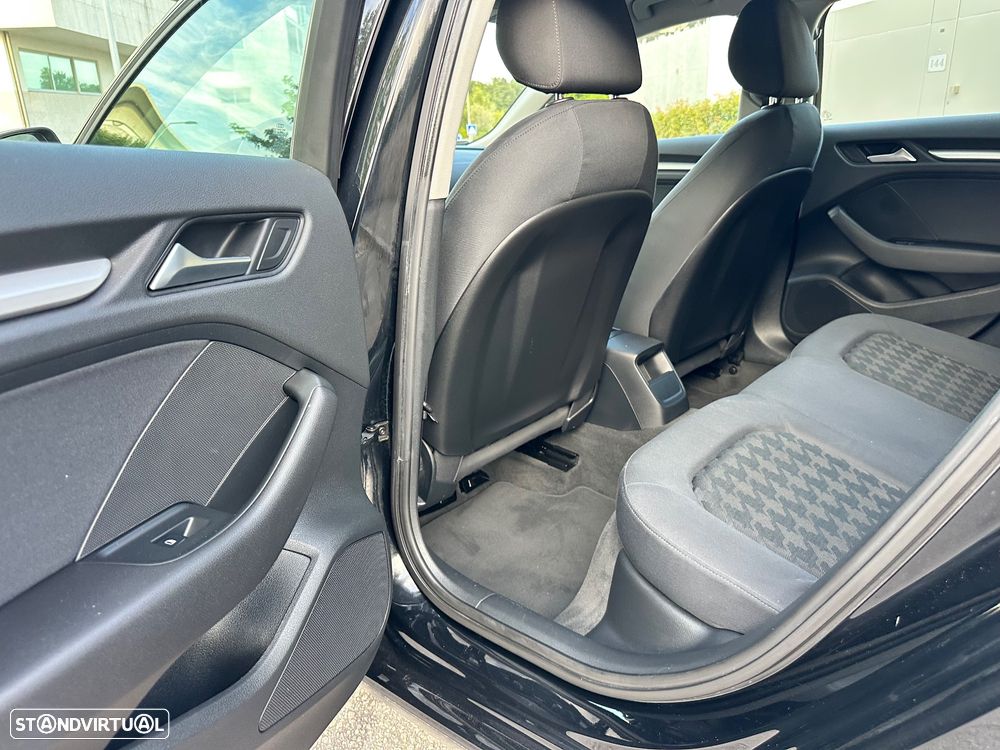 Audi A3 Sportback 1.6 TDI Attraction S tronic - 25