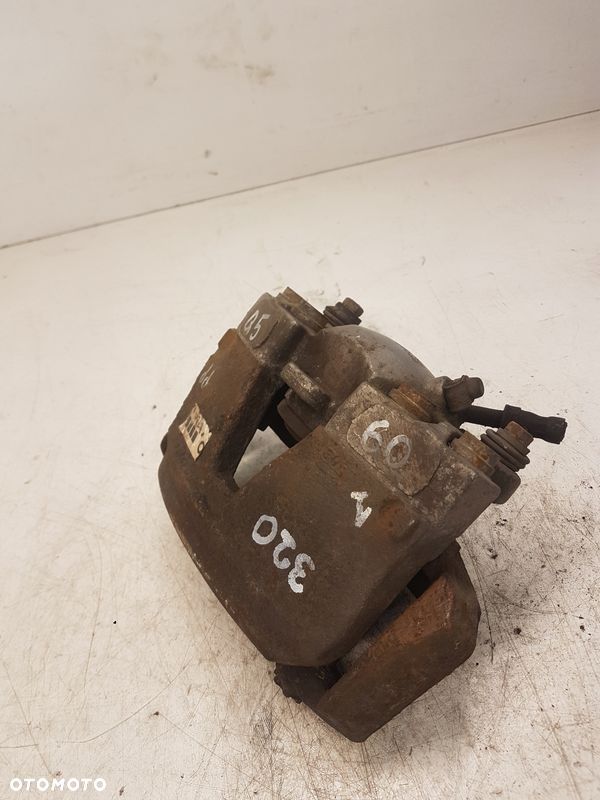 ZACISK HAMULCOWY PRAWY PRZÓD AUDI Q5 A5 8R0106E - 1