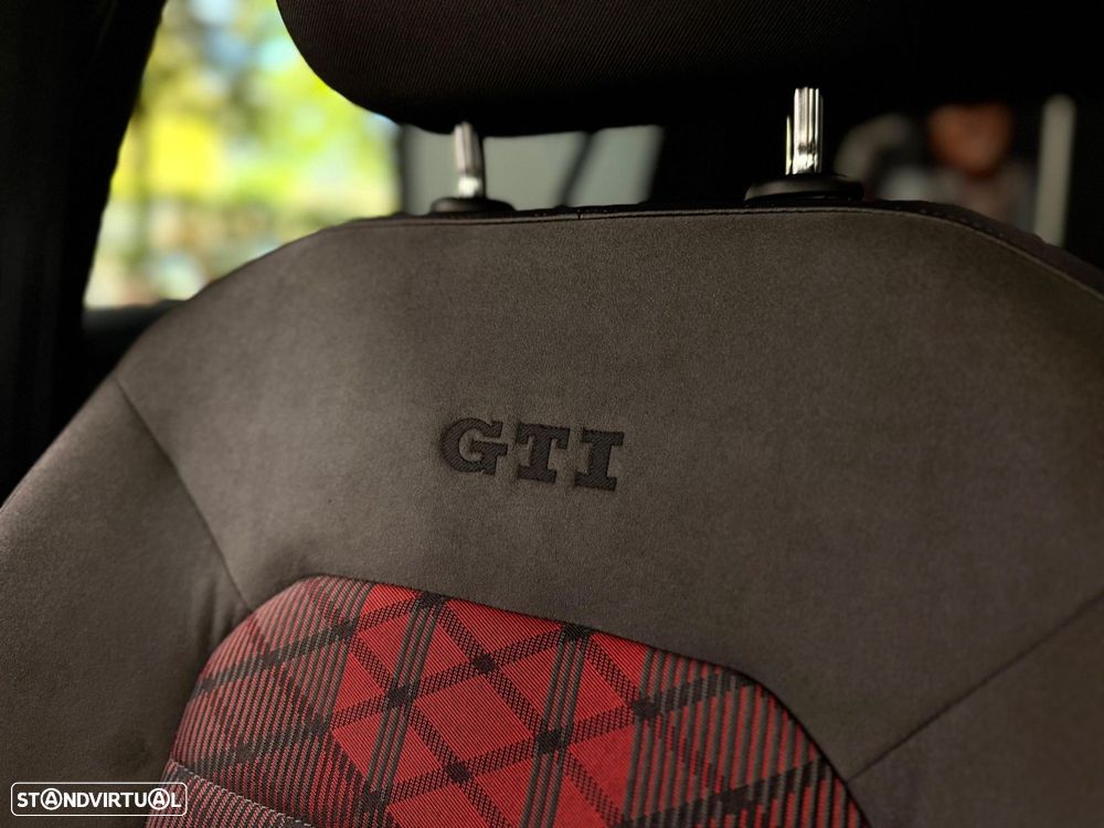 VW Golf GTI TCR 2.0 TSI OPF DSG - 18