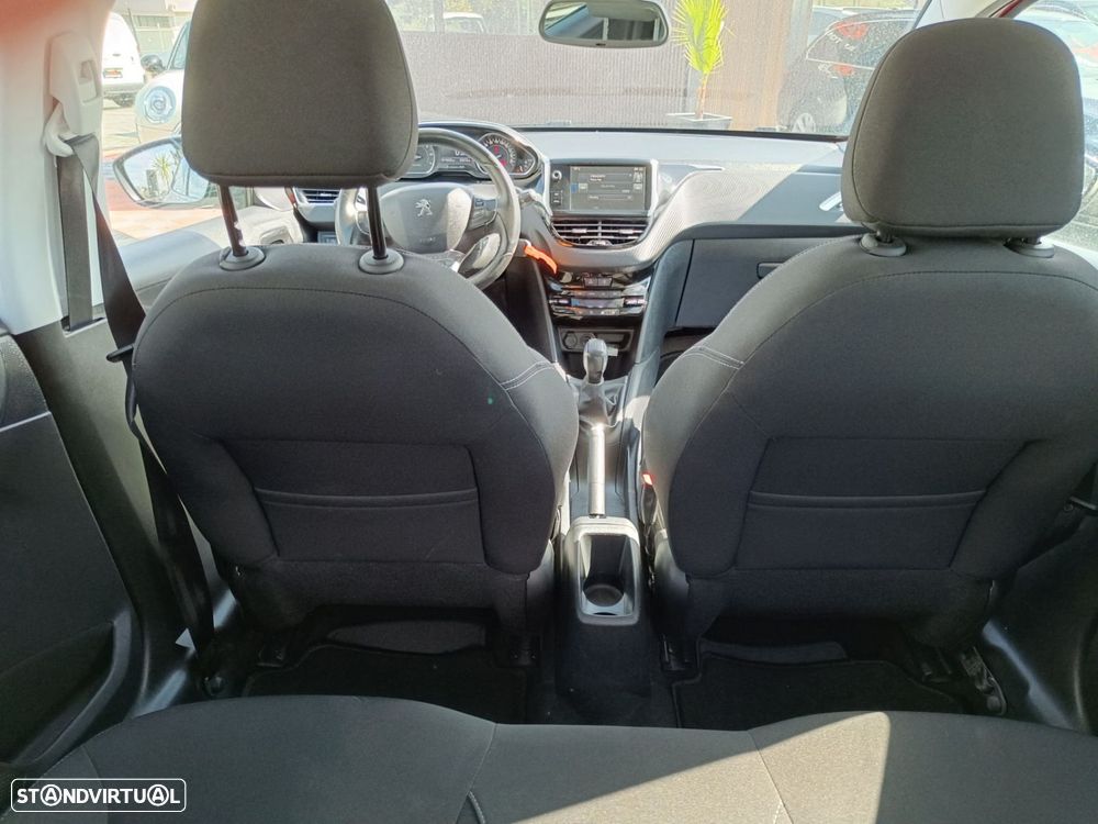 Peugeot 208 1.2 VTi SE Style - 10