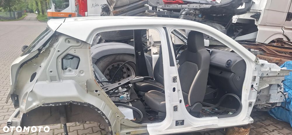 Częsci Dacia Spring 2023r - 7