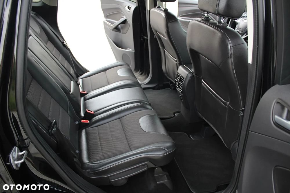 Ford Kuga 2.0 TDCi 4x4 Titanium - 24