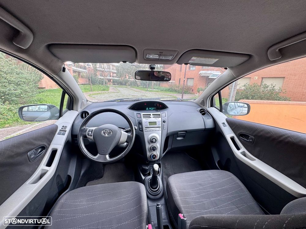 Toyota Yaris 1.0 VVT-i AC - 10