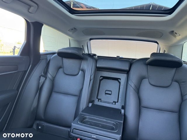 Volvo V90 Cross Country - 20