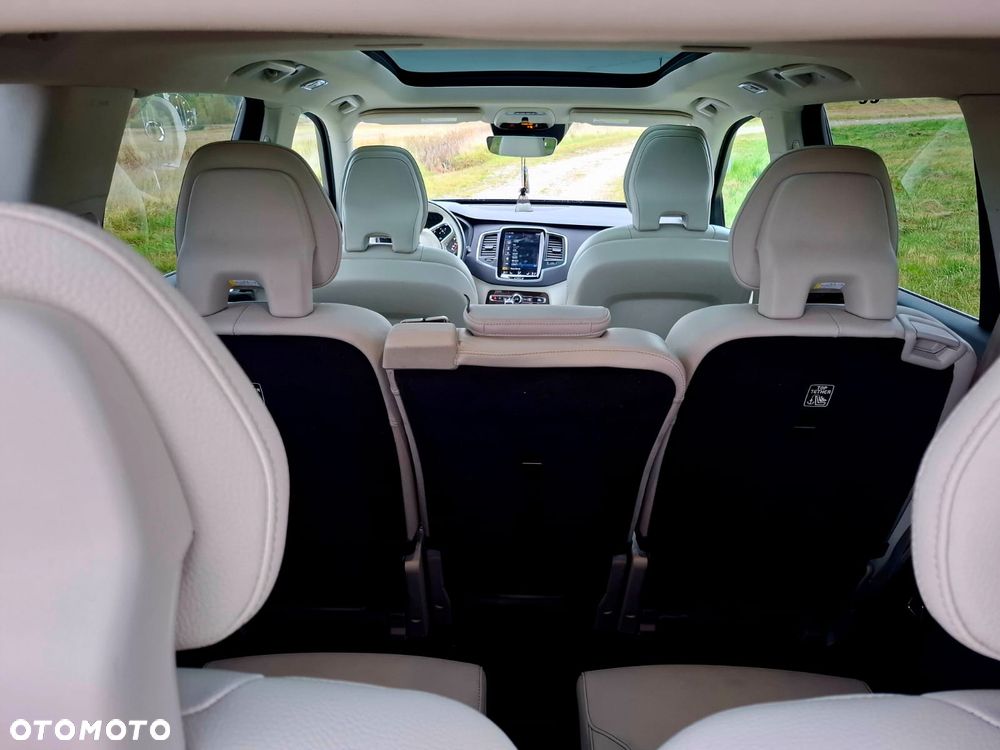 Volvo XC 90 T6 AWD Momentum Pro 7os - 24