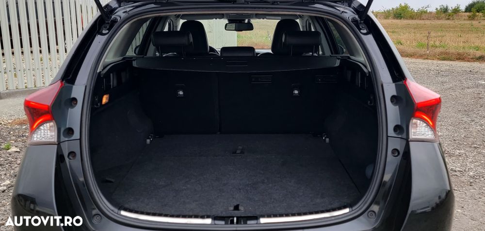 Toyota Auris - 13